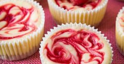 Raspberry Swirled Cheesecake Cupcakes