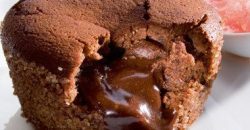 Hot Caramel Muffin with peanut core